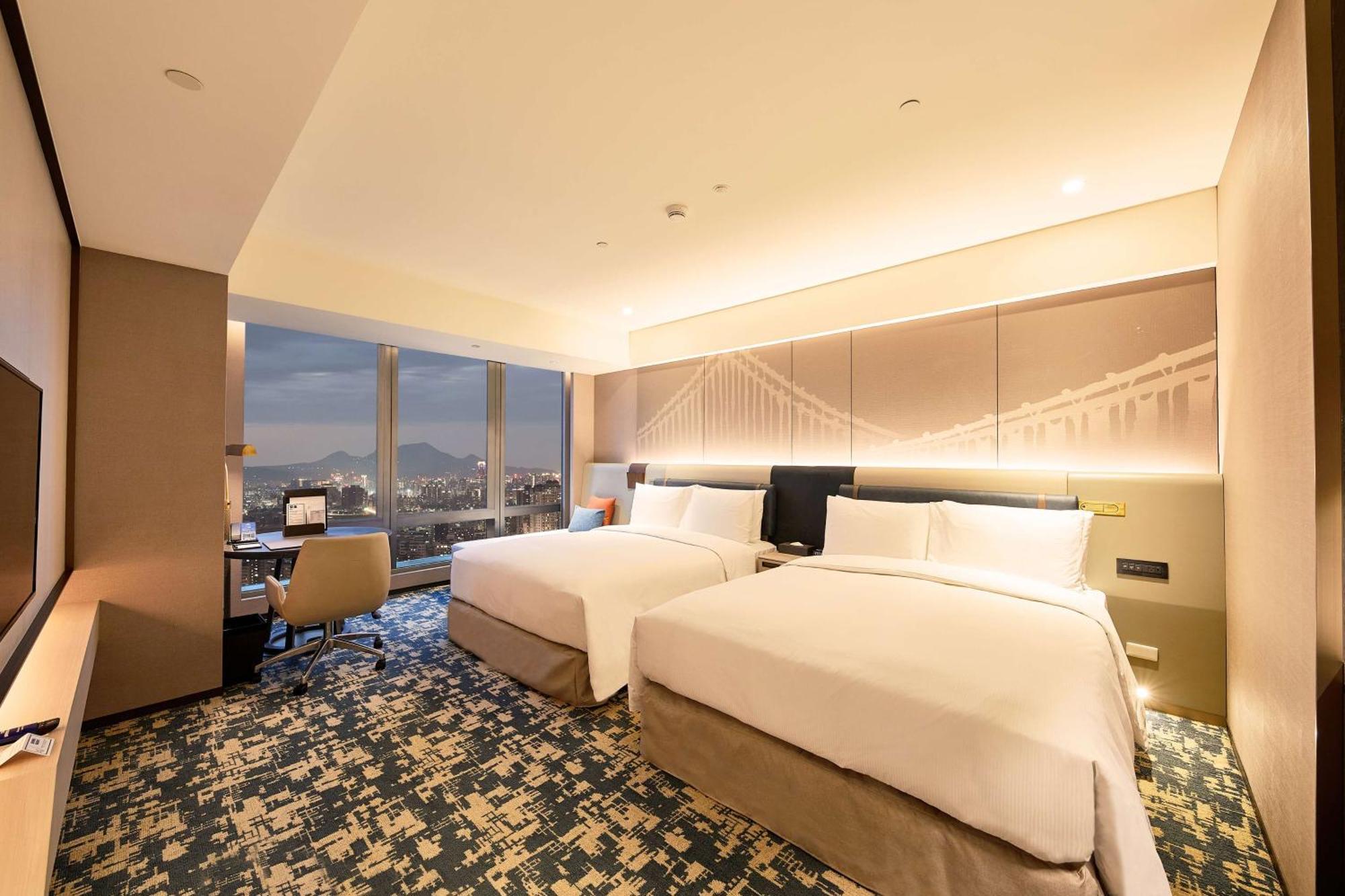 Hilton Taipei Sinban Hotel New Taipei City Exterior foto