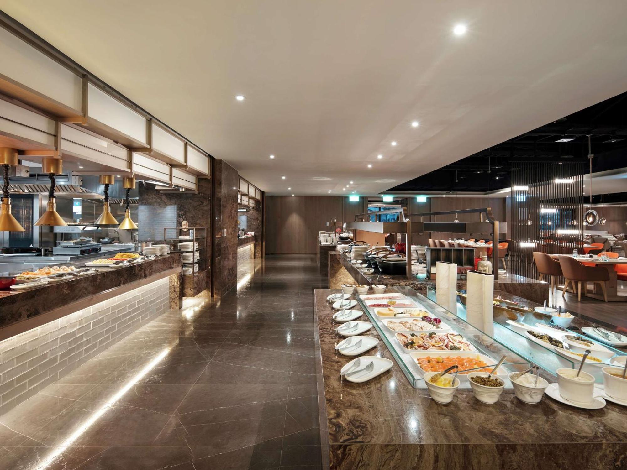 Hilton Taipei Sinban Hotel New Taipei City Exterior foto