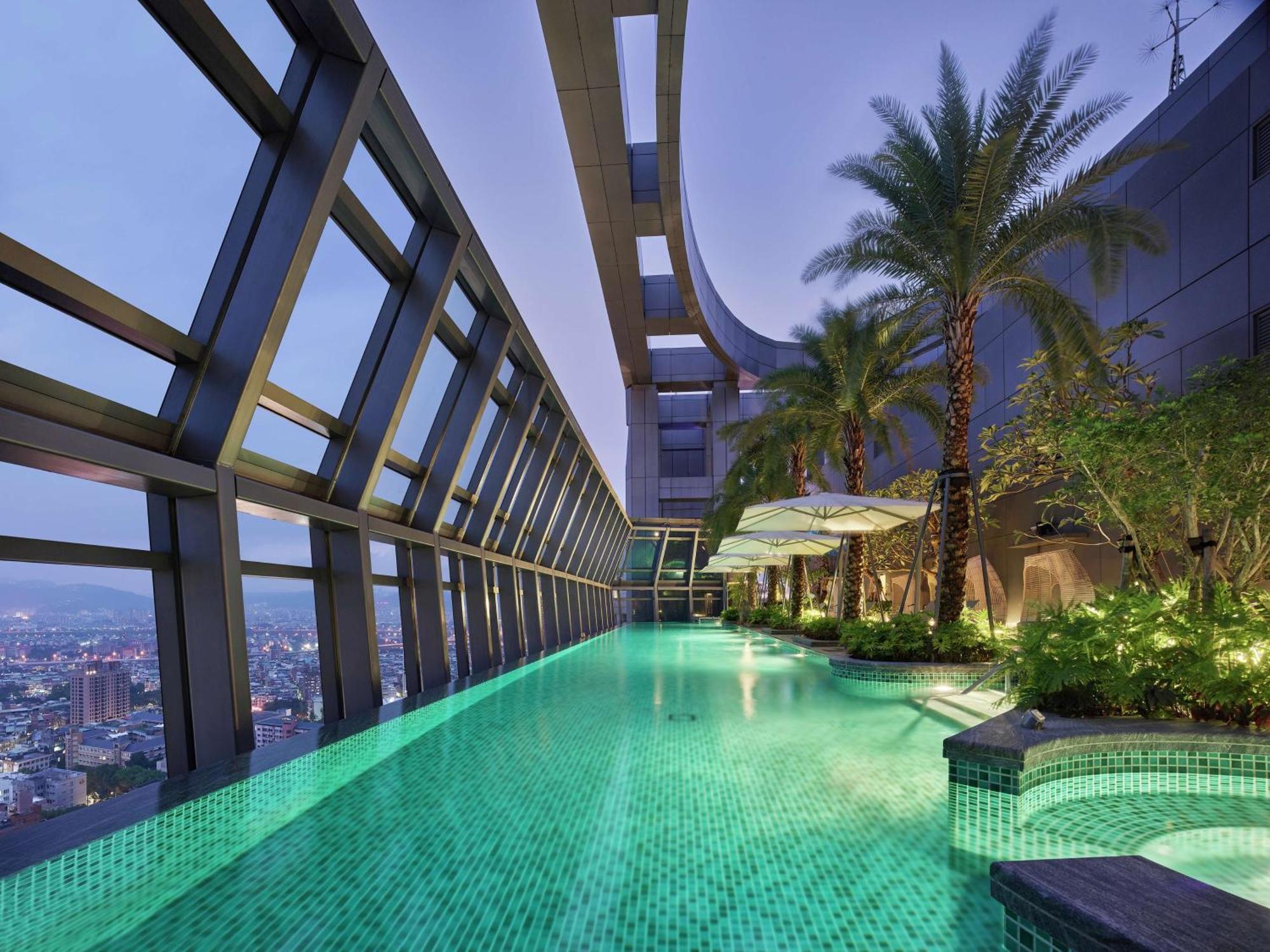 Hilton Taipei Sinban Hotel New Taipei City Exterior foto